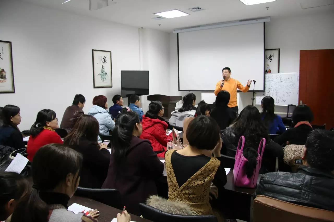 【活動(dòng)報(bào)名】普通話公益培訓(xùn)班火熱報(bào)名中 | 免費(fèi)提升語言能力，助力職業(yè)發(fā)展